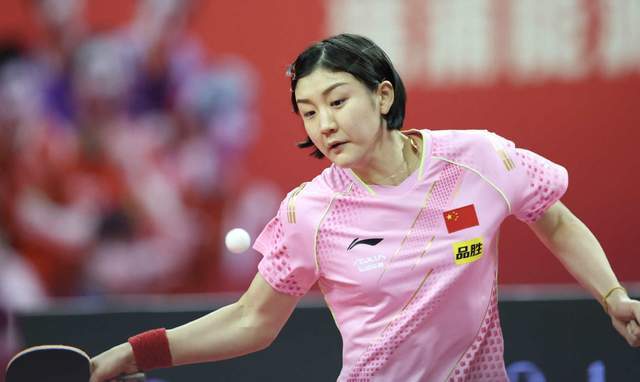 队内得分最高！沃克半场12中5，独得15分3篮板1助攻