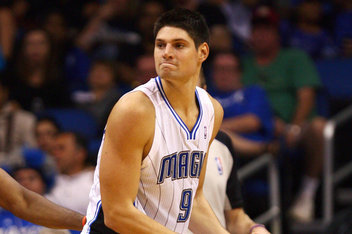 每体：杰拉德·马丁在左中卫上的表现，比其当左后卫时更亮眼