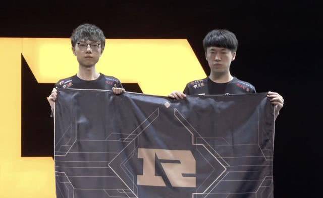 大量资金的 大量资金的