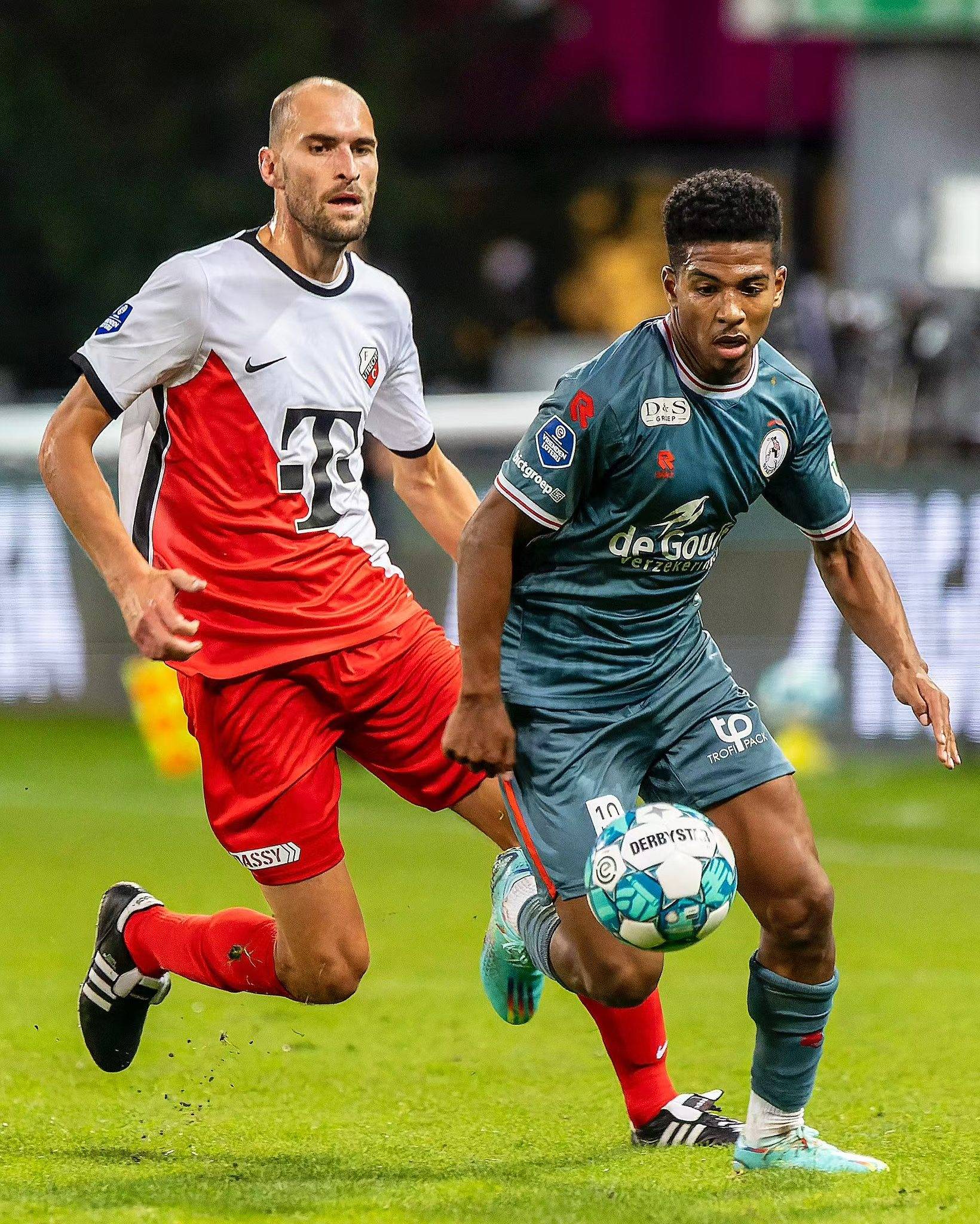 员寻求更具 员寻求更具